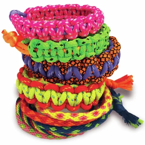 4M-taller-de-crear-pulseras-de-la-amistad-hechas