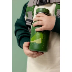 Botella-350ml-Mr.-Alligator-agarrada-por-nino