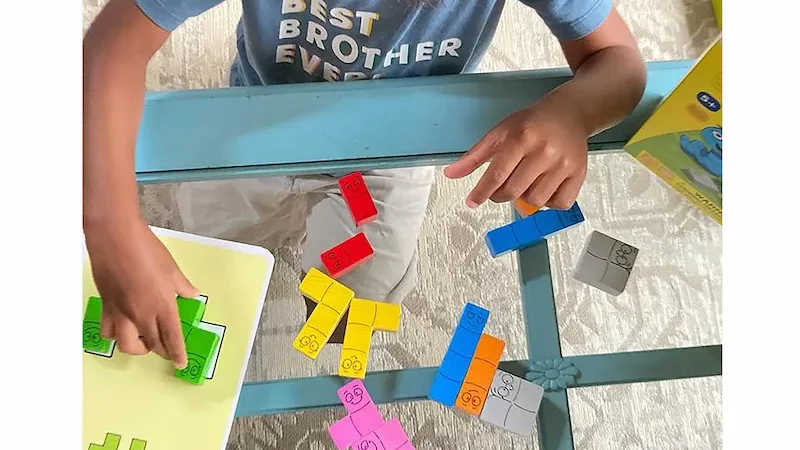 Haba-logic-games-gusi-co-nino-jugando