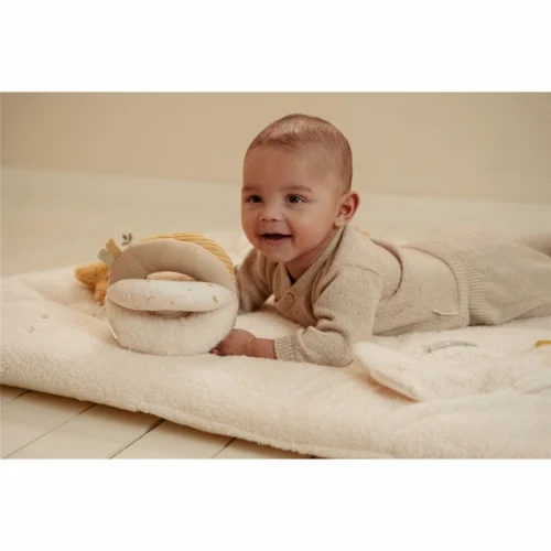 Jugando-con-Pelota-Montessori-Newborn-Naturals-Little-Dutch