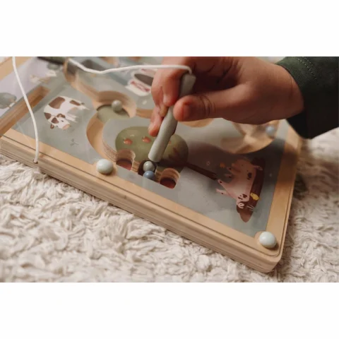 Laberinto-Magnético-Pequeña-Granja-Little-Dutch-de-cerca