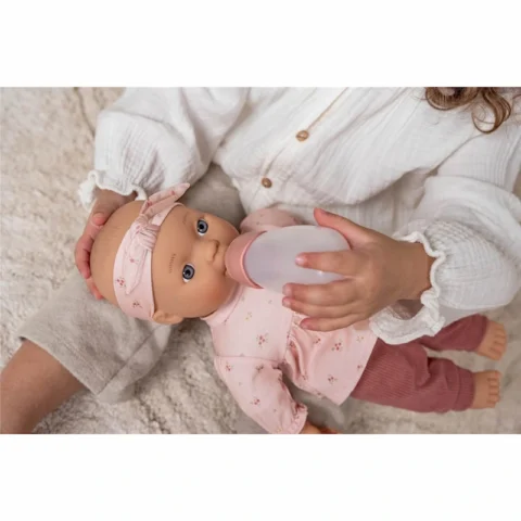 Muñeca-Lily-Little-Dutch-niña-jugando