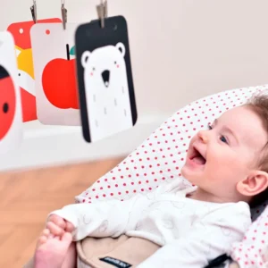 Pack-Alto-contraste-Bebe-explorando