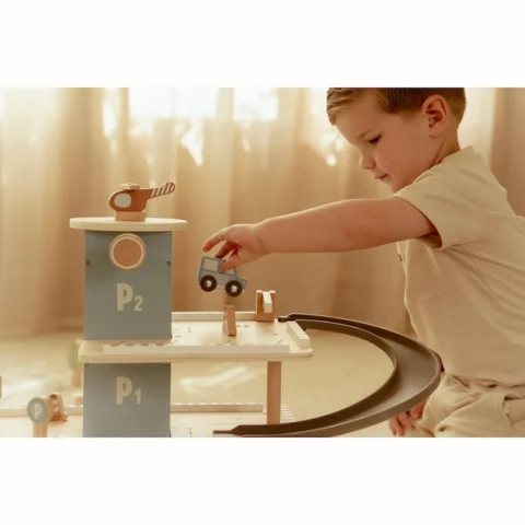 Parking-garaje-Little-Dutch-niño-jugando