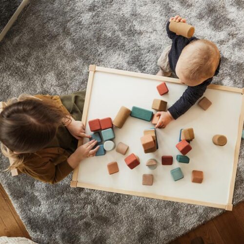 korko-bloques-tall-architects-niños-jugando